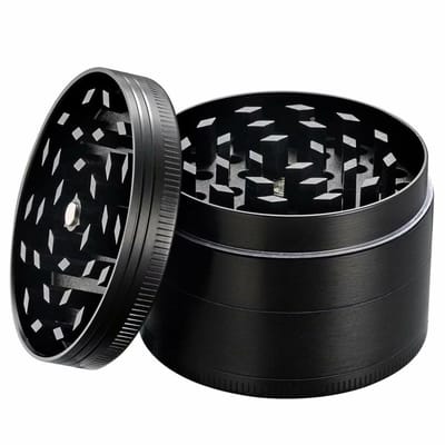 Kruidenmolen Metaal – Delig metef & Schraper – Ø 40*33 mm – Zinklegering, Magnetisch Deksel – Voor Gedroogde Kruiden & Specerijen – Zwart