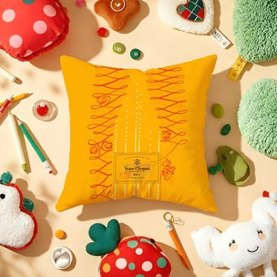 Housse de coussin de luxe V-Veuve C-Clicquot Tissu pelucheux Douce Imprimée recto-verso Canapé Chaud Hiver Cadeau Maison Housse de coussin Peach skin 35*35(CM)-1Pcs