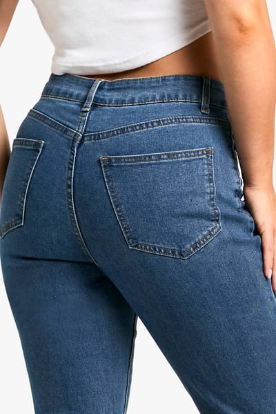 boohoo Dames Petite Basics Flared Jeans | Mid Blue | Maat: 6/28L