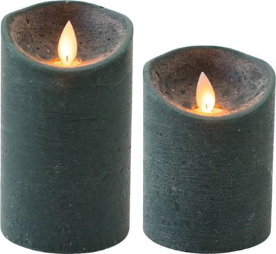 LED kaarsen/stompkaarsen - set 2x - antiek/donker groen - H10 en H12,5 cm - bewegende vlam