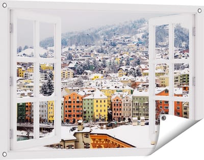 Gards Tuinposter Doorkijk Gekleurde Huisjes met Sneeuw in Oostenrijk - 90x60 cm - Tuindoek - Tuindecoratie - Wanddecoratie buiten - Tuinschilderij