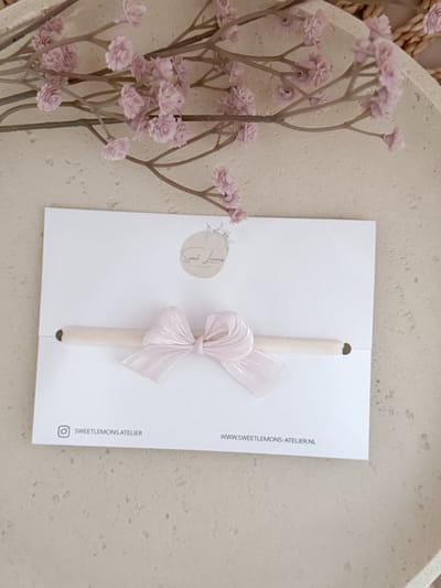 Haarband Silk Bow - Roze - Haarbandje voor Baby & Newborn - Elastische Haarband - Haaraccessoires voor Kinderen & Meisjes