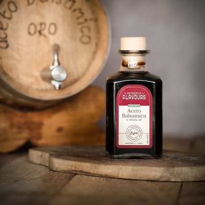 Balsamico Azijn Argento IGP- Aceto Balsamico Di Modena IGP Argento IGP - 250 ML - Heerlijk originele smaak, mooie balans tussen zoete en zure tonen.