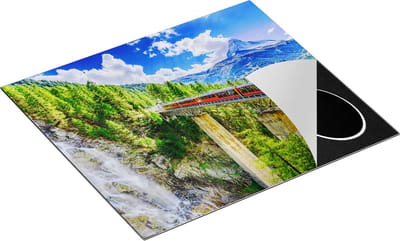 Chefcare Inductie Beschermer Trein op een Brug bij een Waterval in Zwitserland - 60x50 cm - Afdekplaat Inductie - Kookplaat Beschermer - Inductie Mat