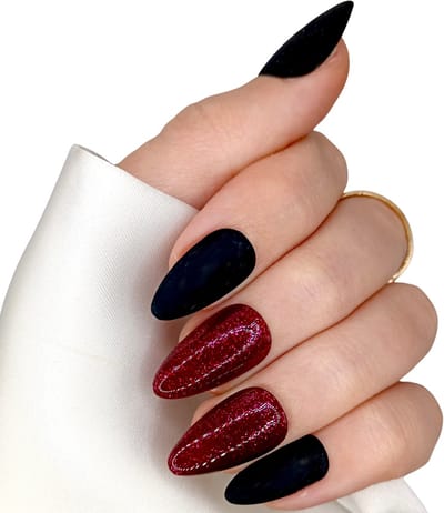 SD Press on Nails - B-186 - Plaknagels met nagellijm - Kort Stiletto - Kunstnagels - Zwart Rode Matte - Set 20 Kunstnagels handgemaakt van gellak - Nageltips - Stiletto Nagels - Accessoires - Gelnagels - Nepnagels - Nail Art - Handmade