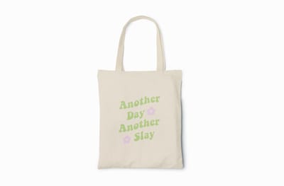 Another Day Another Slay Tote Bag – Canvas Shopper – Trendy Katoenen Tas – Herbruikbare Schoudertas – Cadeau voor Haar – 38x42 cm