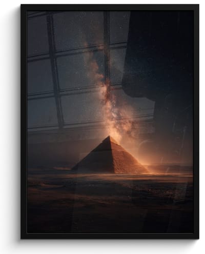 Poster in lijst - Fotolijst 60x80 cm - Posters - Piramide - Woestijn - Licht - Posterlijst zwart - Decoratie - Wanddecoratie woonkamer - Muurdecoratie slaapkamer