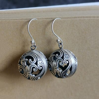 Thaise ambachtelijke holle bolvormige retro gelukswolken oorbellen voor vrouwen klassieke Chinese stijl Hanfu Accessoires Sieraden gray