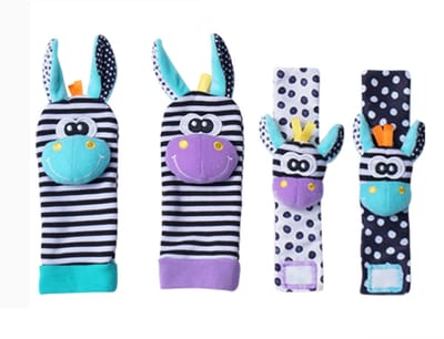Babyrammelaar Set – 2 Rammelsokken & 2 Polsbandjes | Zebra Design | Voor Baby’s 0-6 Maanden