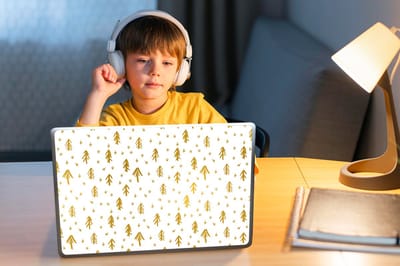 Laptop sticker - 14 inch - Kerstmis - Dennentak - Goud - Patronen - 32x5x23x5cm - Laptopstickers - Laptop skin - Cover