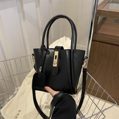 Sac seau à main tendance pour femmes, Printemps Nouveau Design de niche et Sac bandoulière tendance mode black