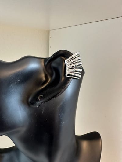 zirkonia oormanchet zilverkleurig | | Make up | Parfum | Moederdag | Verjaardagscadeau| Cadeautje| Valentijnsdag| Kado | sieraden | vaderdag | oorbellen | oorsieraden