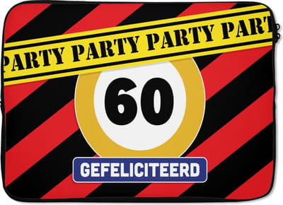 Laptophoes 13 inch - Verjaardag - 60 Jaar - Gefeliciteerd - Laptop sleeve - Binnenmaat 32x22,5 cm - Zwarte achterkant