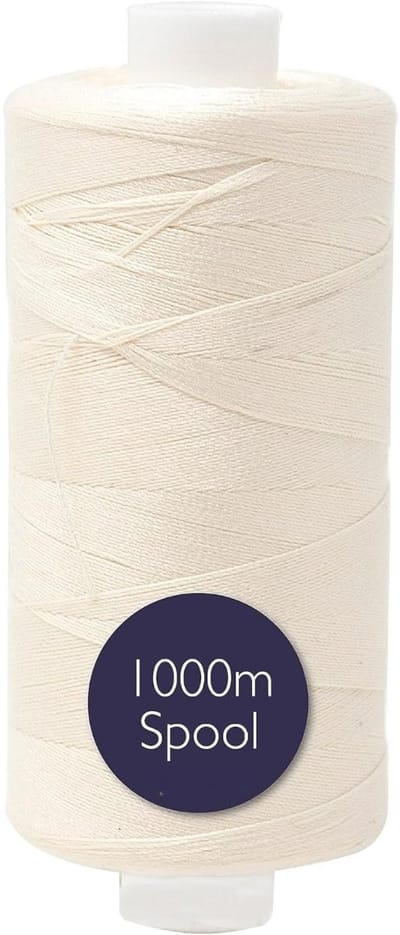 Famanu – Polyester naaigaren 1000 m, soepele en sterke draad voor hand- en machinaal naaien, ideaal voor kleding, reparaties en creatief naaiwerk, crème