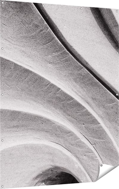 Gards Tuinposter Abstracte Kunst Gestreepte Stenen in het Grijs - 120x160 cm - Tuindoek - Tuindecoratie - Wanddecoratie buiten - Tuinschilderij