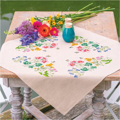 Vervaco - Tafelkleed kit Meadow Flowers - PN-0222512 - Borduren - Borduurpakket - Borduurpakket volwassenen - Borduurpakket kind