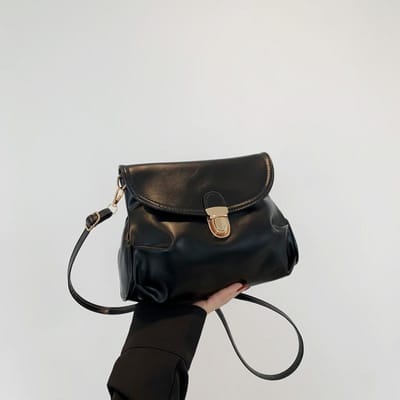 Lente en Zomer Nieuwe Eenvoudige Zachte PU Temperament Schoudertas Veelzijdige en Elegante Pendelende Dames Tas black