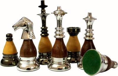 Chess Figures in Brass and Wood, Height 9 cm, Collector's Edition