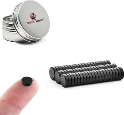 Brute Strength - Super sterke magneten - Rond - 8 x 2 mm - 60 Stuks - Zwarte magneten - Neodymium magneet sterk - Magneten koelkast - Whiteboard magneten - Kleine magneetjes - Mini magneetjes - Platte magneet - Koelkastmagneten - Koelkast magneten