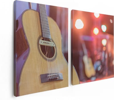 Artaza Canvas Schilderij Tweeluik Gitaar bij het Podium - 120x80 - Foto Op Canvas - Canvas Print