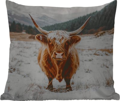 Buitenkussen - Schotse Hooglander - Landschap - Sneeuw - Bergen - Winter - 45x45 cm - Weerbestendig