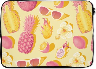 Laptophoes 13 inch - Zomer - Ananas - Geel - Laptop sleeve - Binnenmaat 32x22,5 cm - Zwarte achterkant
