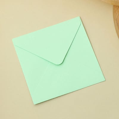 Verpakking van 50 vierkante gekleurde enveloppen - Eenvoudig ontwerp, multifunctionele enveloppen - Handgemaakte enveloppen voor wenskaarten en cadeaus - Creatief briefpapier - Lichtgroen - 10*10cm