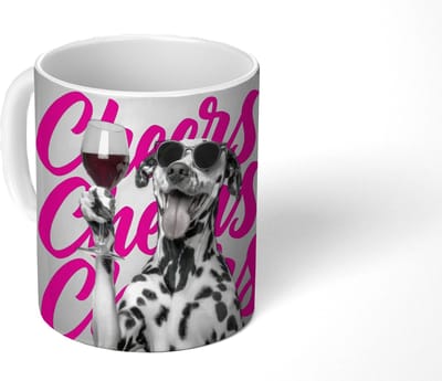 Mok - Koffiemok - Cheers - Hond - Roze - Wijn - Mokken - 350 ML - Beker - Koffiemokken - Theemok - Mok met Tekst