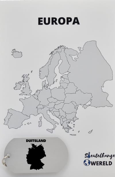 Duitsland Sleutelhanger inclusief kaart – Duitsland cadeau – beste land- Leuk kado voor je Vriend om te geven - 2.9 x 5.4CM