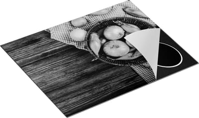 Chefcare Inductie Beschermer Mand met Uien op Tafel - Zwart Wit - 65x50 cm - Afdekplaat Inductie - Kookplaat Beschermer - Inductie Mat