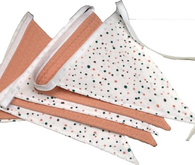 Stoffen vlaggenlijn - Confetti - Zalmroze - Wafelkatoen - 7 vlaggetjes - babykamer