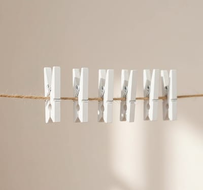 Mini Knijpers Wit - 24 Knijpertjes voor Kaarten of Foto's - Houten Knijpertjes