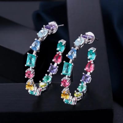 Huitan Grote Regenboog CZ Hoop Oorbellen voor Vrouwen Mode Geometrische Zirkonia Luxe Vrouwelijke Accessoires Huwelijksfeest Nieuwe Sieraden black
