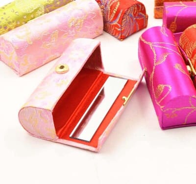Lippenstift houder - Lippenstiftdoosje - Lipstick houder - Met spiegel - Random kleur - Bonte kleur