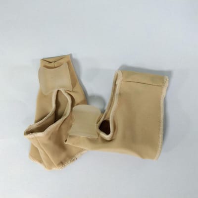 Correcteur d'oignon Orthopédique Hallux Valgus Soulagement Attelle Gel Coussinets pour oignons Manches Support Étireur d'orteil Protection d'oignon M