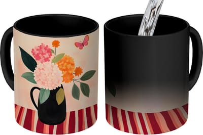 Magische Mok - Foto op Warmte Mokken - Koffiemok - Vaas - Bloemen - Vlinder - Rood - Magic Mok - Beker - 350 ML - Theemok
