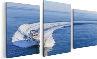 Artaza Canvas Schilderij Drieluik Jachtboot op het Water in een Bocht - 120x60 - Foto Op Canvas - Canvas Print