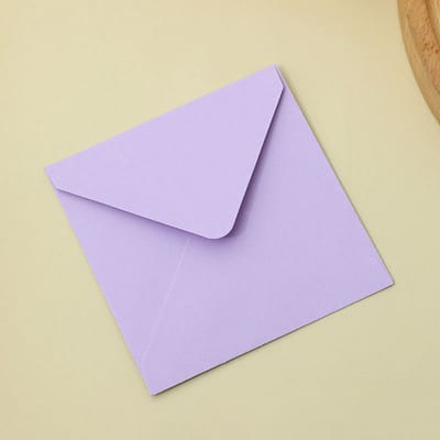 Verpakking van 50 vierkante gekleurde enveloppen - Eenvoudig ontwerp, multifunctionele enveloppen - Handgemaakte enveloppen voor wenskaarten en cadeaus - Creatief briefpapier - Lichtpaars - 12.5*12.5cm