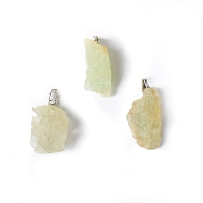 Groene calciet ruw edelsteenhanger