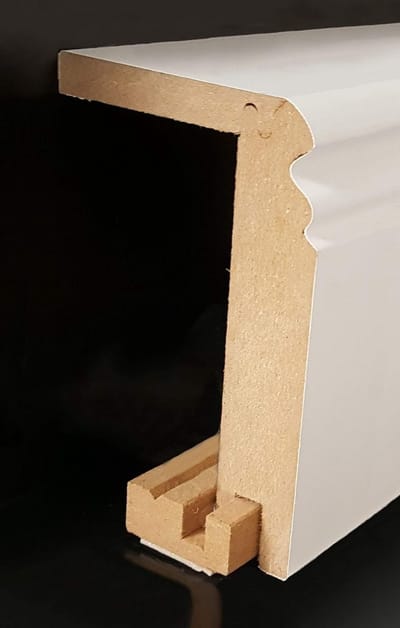 Afdekstrip voor verwarmingsbuizen 2,5 meter MDF folie Wit