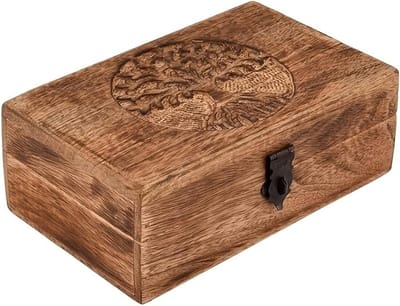 Unieke handgemaakte houten sieradenbox met levensboom, perfect voor horloges, ringen en oorbellen. Ideaal als cadeau voor elke gelegenheid.