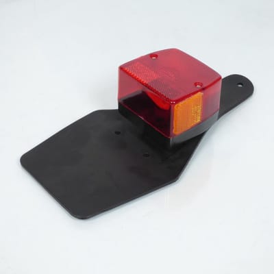 achterlicht met rubberen lip voor peugeot 103 spx bromfiets, nieuw
