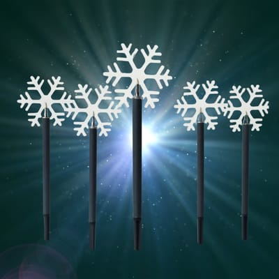 Lomera LED Tuinstekers - Sneeuwvlok Verlichting - Set van 5 - Warm Wit LED - Buitenverlichting - IP44 Waterdicht - Acryl Sneeuwvlok - Kunststof Grondpen - Batterij Aangedreven - Automatische Timer - Kerstverlichting Buiten