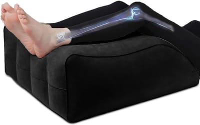 Beenkussen Opblaasbaar - 63x50cm - Beenverhoger - Leg Raiser - Voor in Bed - Venenkussen - Rugslaper - Beensteun Been Kussen - Wasbare Hoes - Leg Raiser - kniepijn, beenpijn, heuppijn en rugpijn te verlichten - Zwart