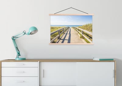 Posterhanger incl. Poster 90x60 cm - Schoolplaat - Strand - Pad - Europa - Textielposter - Blanke latten