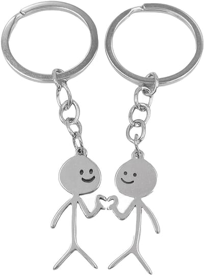 Dailygoods- Sleutelhanger Set van 2 - Metalen Sleutelhangers - Hart/Vinger Design - Partnerdecoraties - Grappige Accessoires - Hoogwaardig Materiaal - Koppelaccessoire