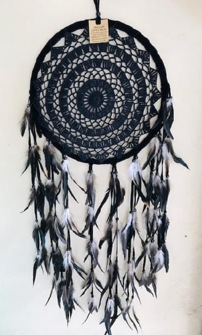 Dromenvanger Tommy zwart met veren 31 cm