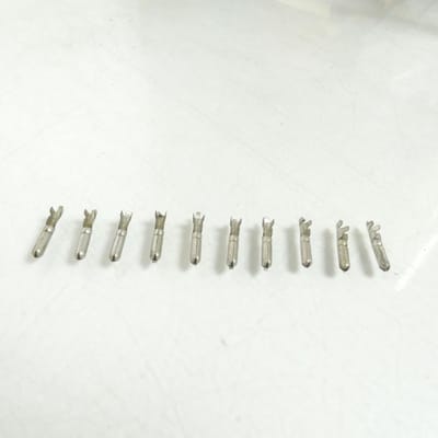 Pièce électrique diverse origine pour Auto Peugeot Lot cosse mâle / Ø4mm / 897020 Neuf