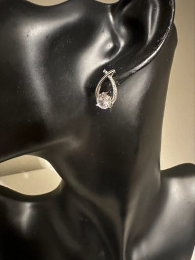 Zirkonia oorknoppen | Make up | Parfum | Moederdag | Verjaardagscadeau| Cadeautje| Valentijnsdag| Kado | sieraden | vaderdag | oorbellen | oorsieraden