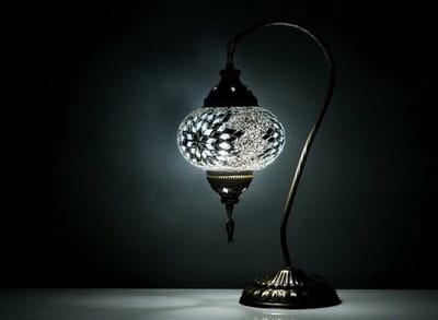 Mozaïek Lamp - Tafellamp 19 cm - Hoogte 42 cm - Handgemaakt en Authentiek - Wit en Kleurrijk